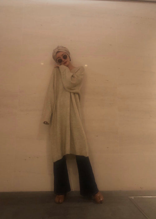 V-neck long knit
