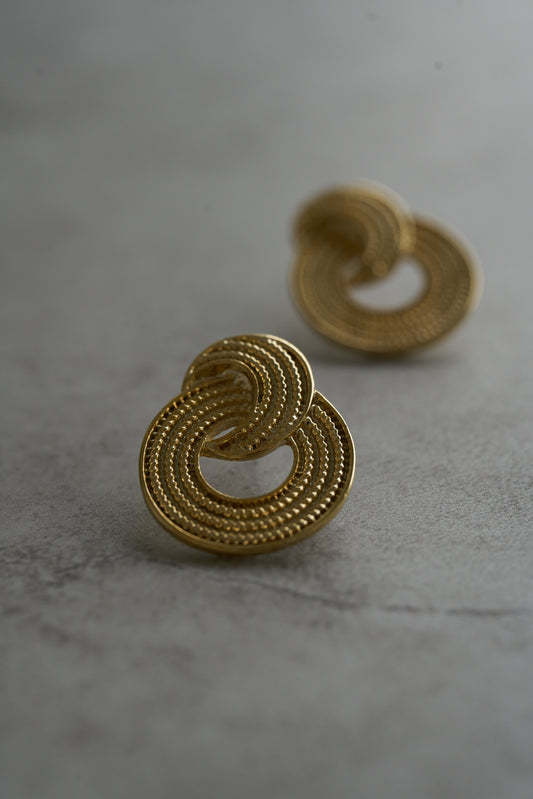 Gold String Pierce