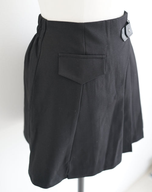 pleats mini belt skirt