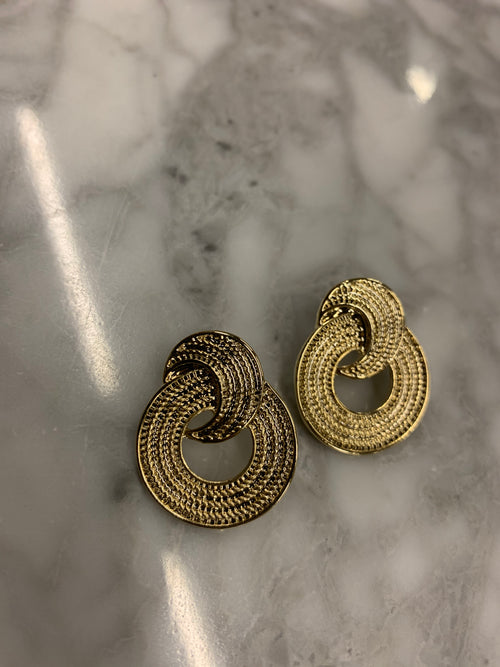 Gold String Pierce